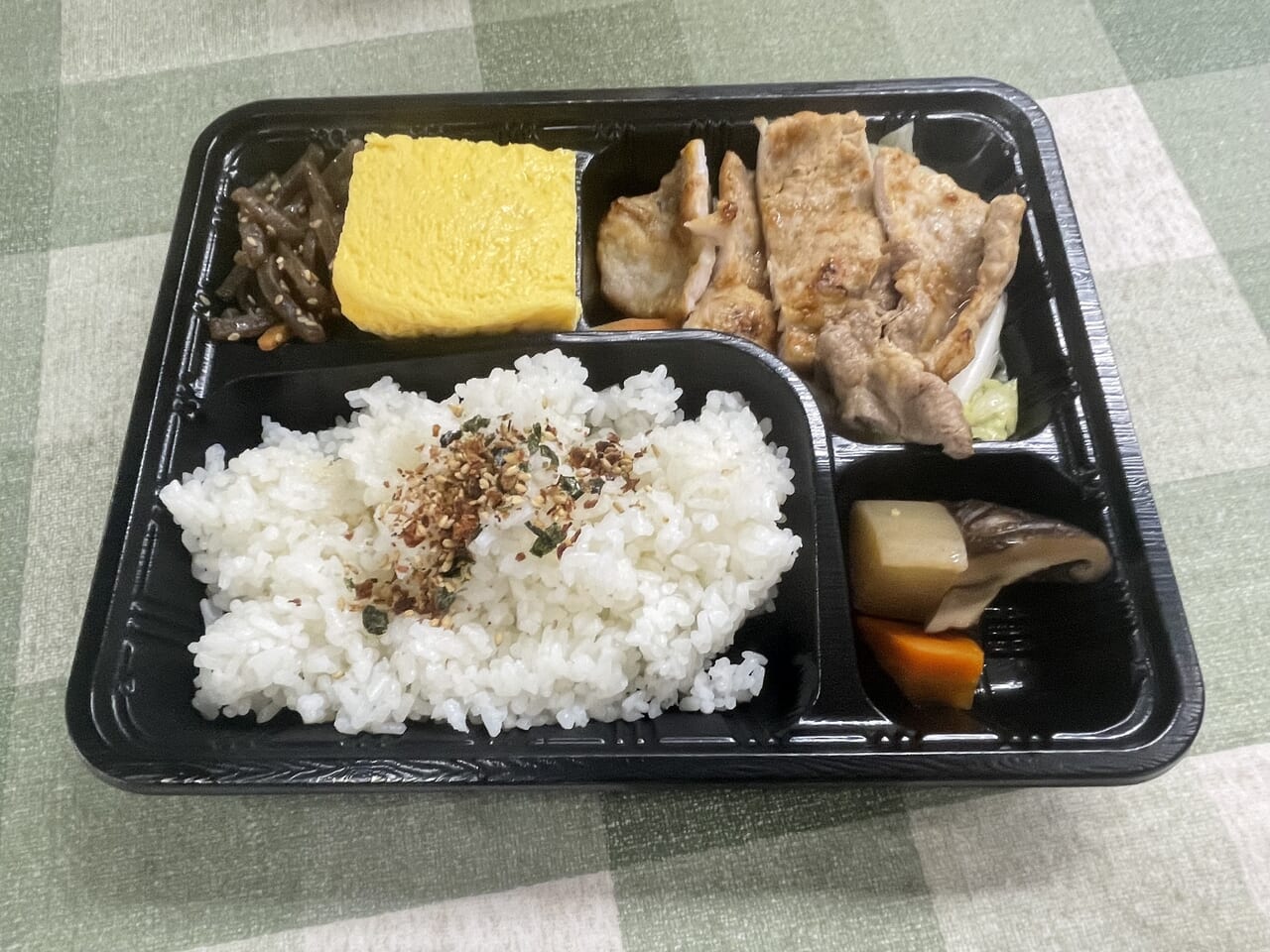 お惣菜・お弁当「ぼ〜の」は、手作りの日替わり弁当が500円のワンコイン