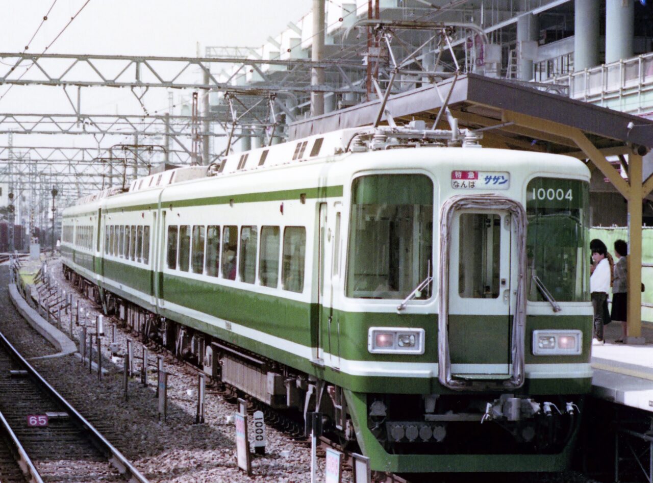 南海電鉄の特急サザン号、懐かしい濃淡グリーンの復元塗装で6月4日から運行予定