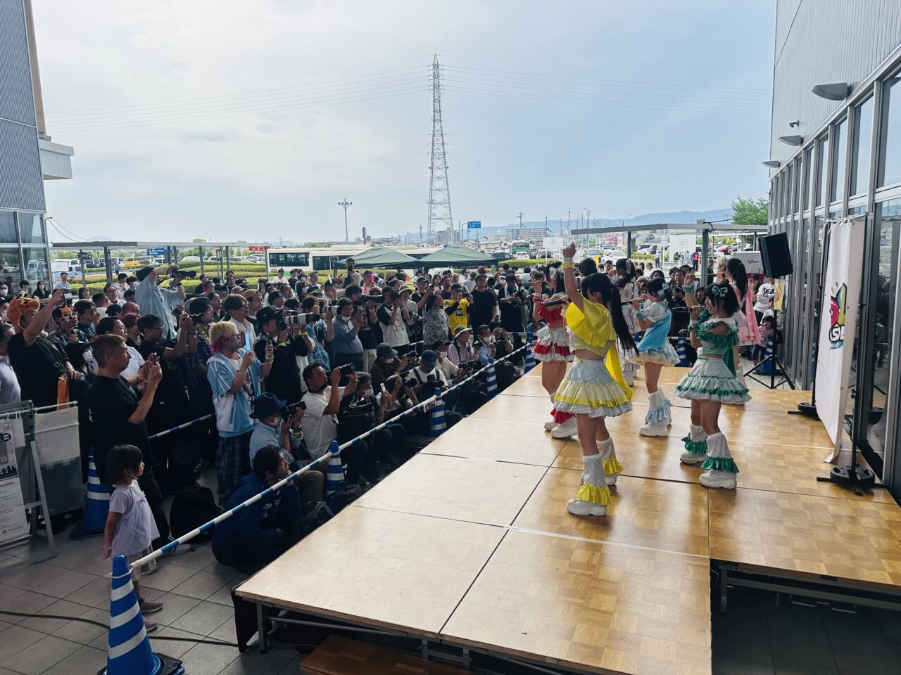 スパワールド前で6/21に観覧無料のアイドルイベント「IDOL CASCADE」開催、 総勢24組が出演!