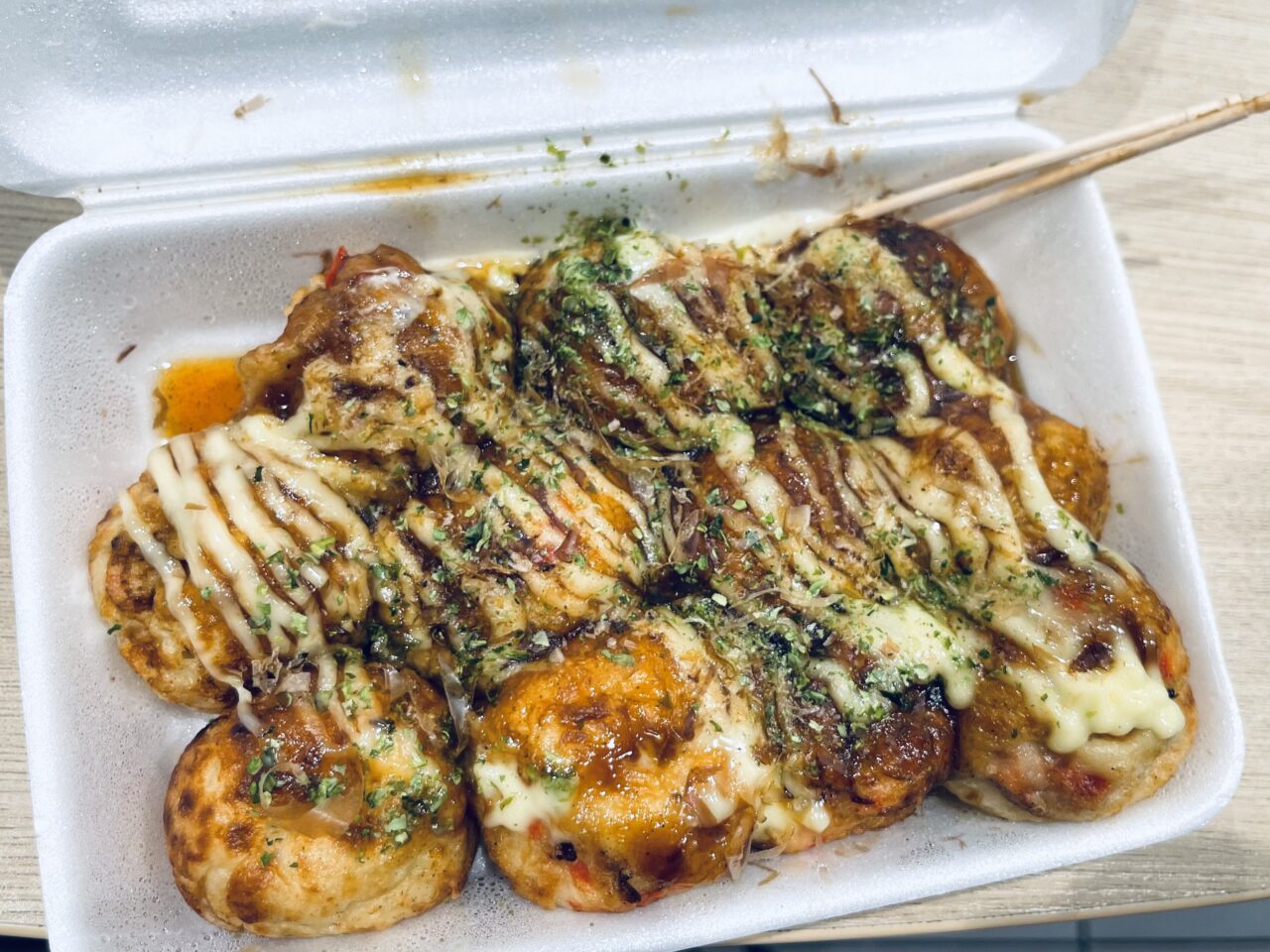国道26号線沿いのたこ焼き名店「たこ安」が9/27に閉店へ。28年の歴史に幕、再開を願う署名活動も始まっています