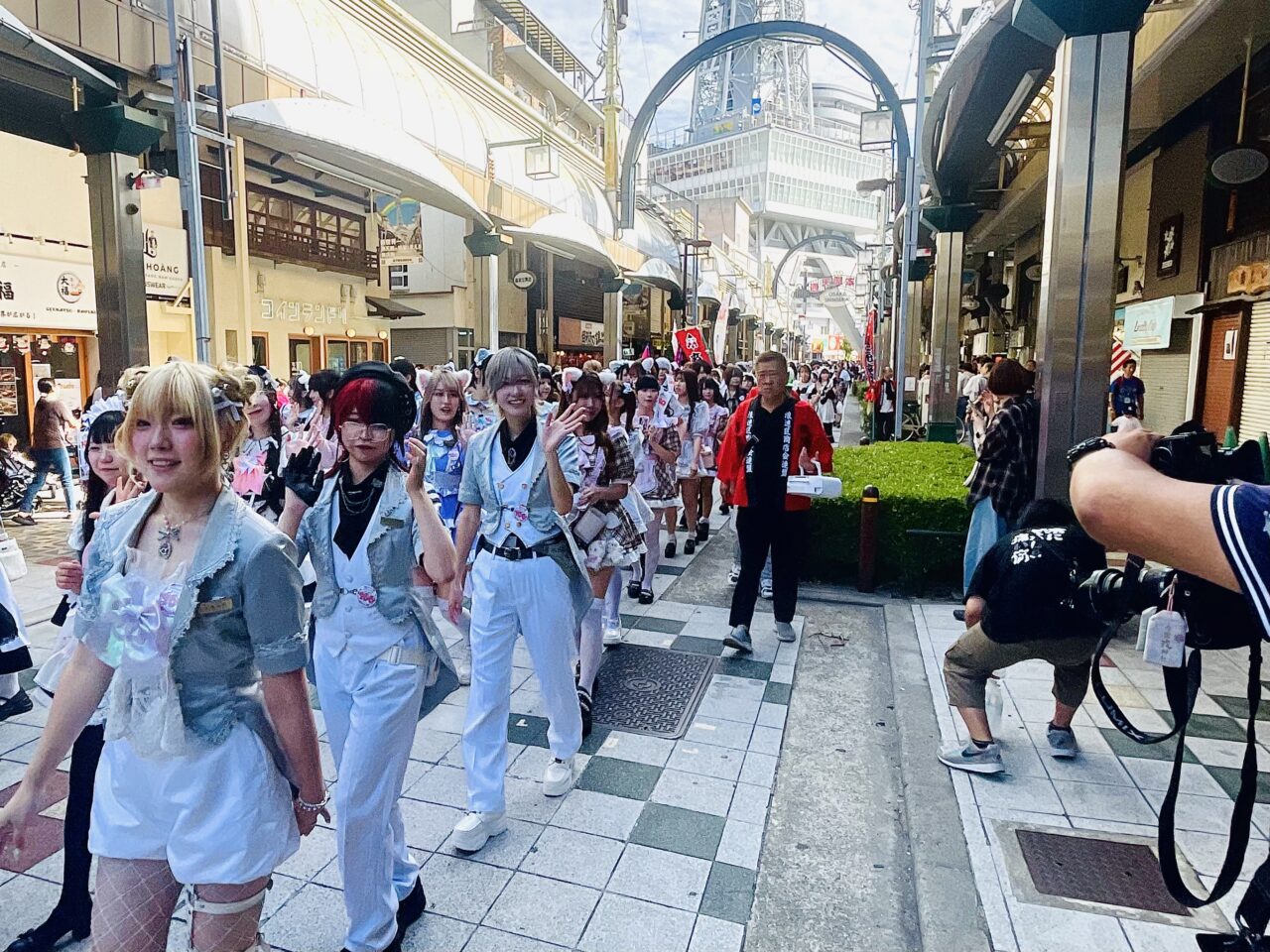 浪速区制100周年記念「なにわ100人パレード ～メイドさん大集合～」が、9/27に盛大に開催されました