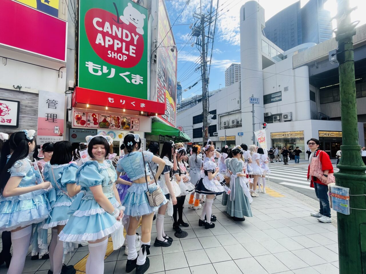 浪速区制100周年記念「なにわ100人パレード ～メイドさん大集合～」が、9/27に盛大に開催されました