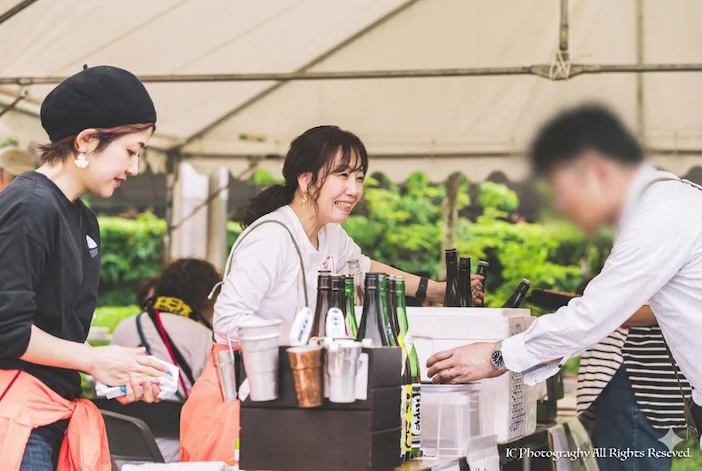 湊町リバープレイスで、料理と日本酒の相性を極めたイベント「上方日本酒ワールド2026」が3/21（土）に開催されます