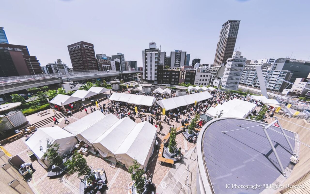 湊町リバープレイスで、料理と日本酒の相性を極めたイベント「上方日本酒ワールド2026」が3/21（土）に開催されます