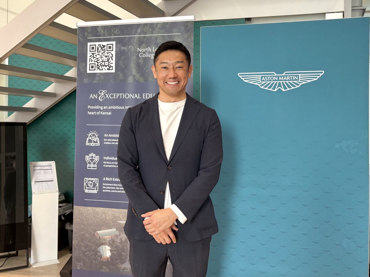 F1を題材にしたSTEM教育イベントを関西で初開催！ アストンマーティン大阪のショールームに20mレーン、小学生がペーパーレーシングカーづくりに挑戦しました！