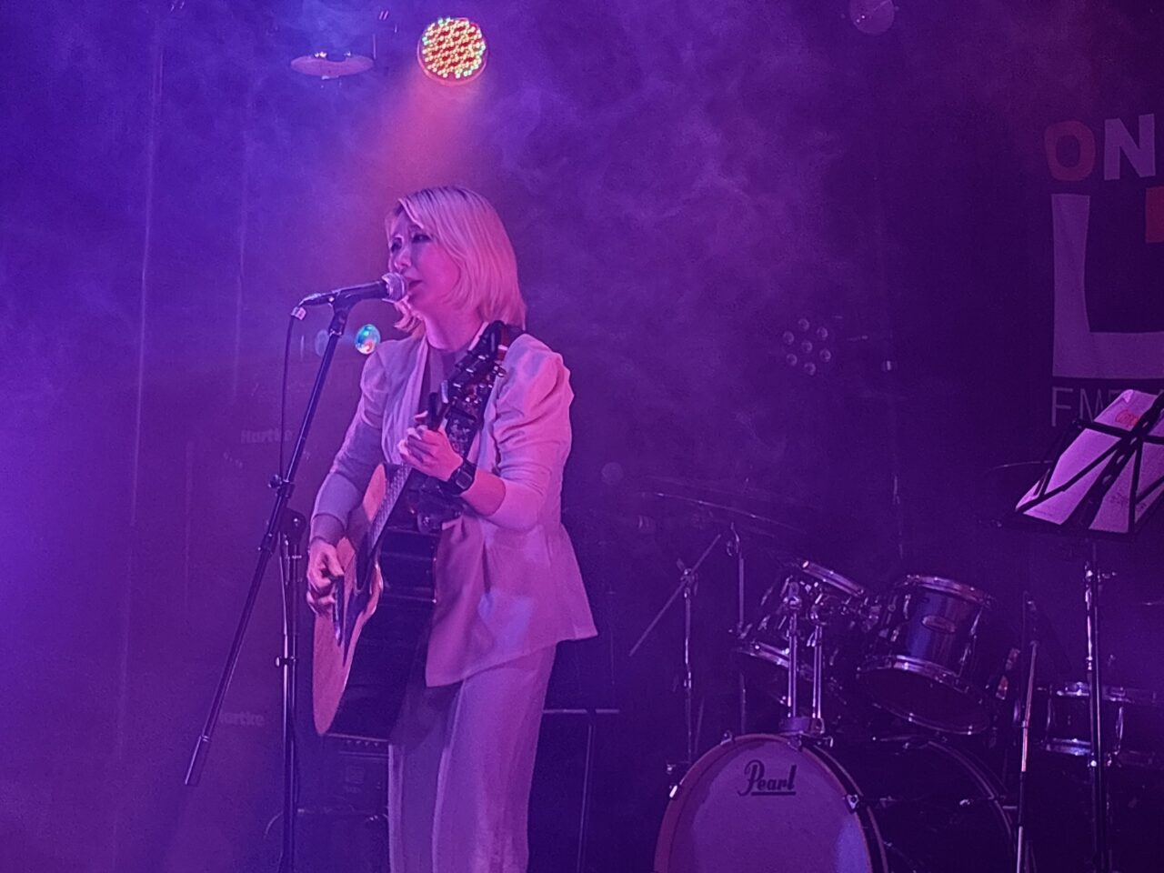 新世界のON AIR  L7で音楽イベント「不屈の風〜生きること〜」開催、多彩な表現で“生きる”を問いかけ。東京からロットン瑠唯さん、歌田真紀さんがゲスト出演しました