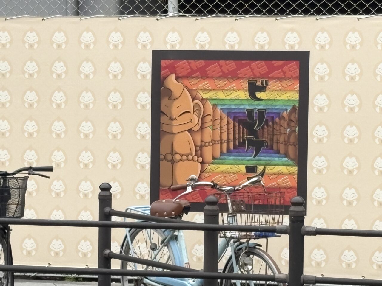 個性豊かなビリケンさんがずらり！ 南海新今宮駅〜JR新今宮駅の高架下に、アート作品18点が展示されています