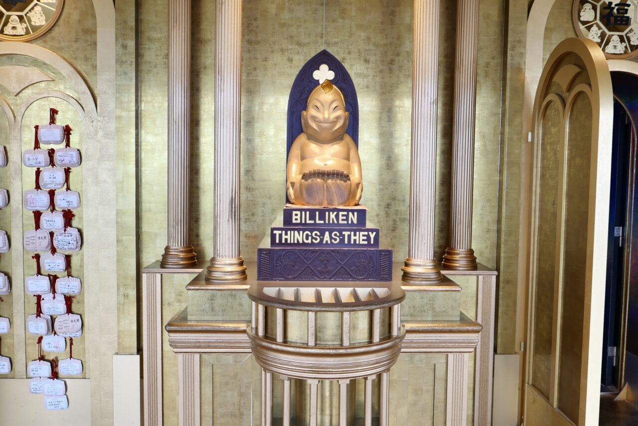 一般展望台に鎮座する通天閣の守り神・ビリケンさん