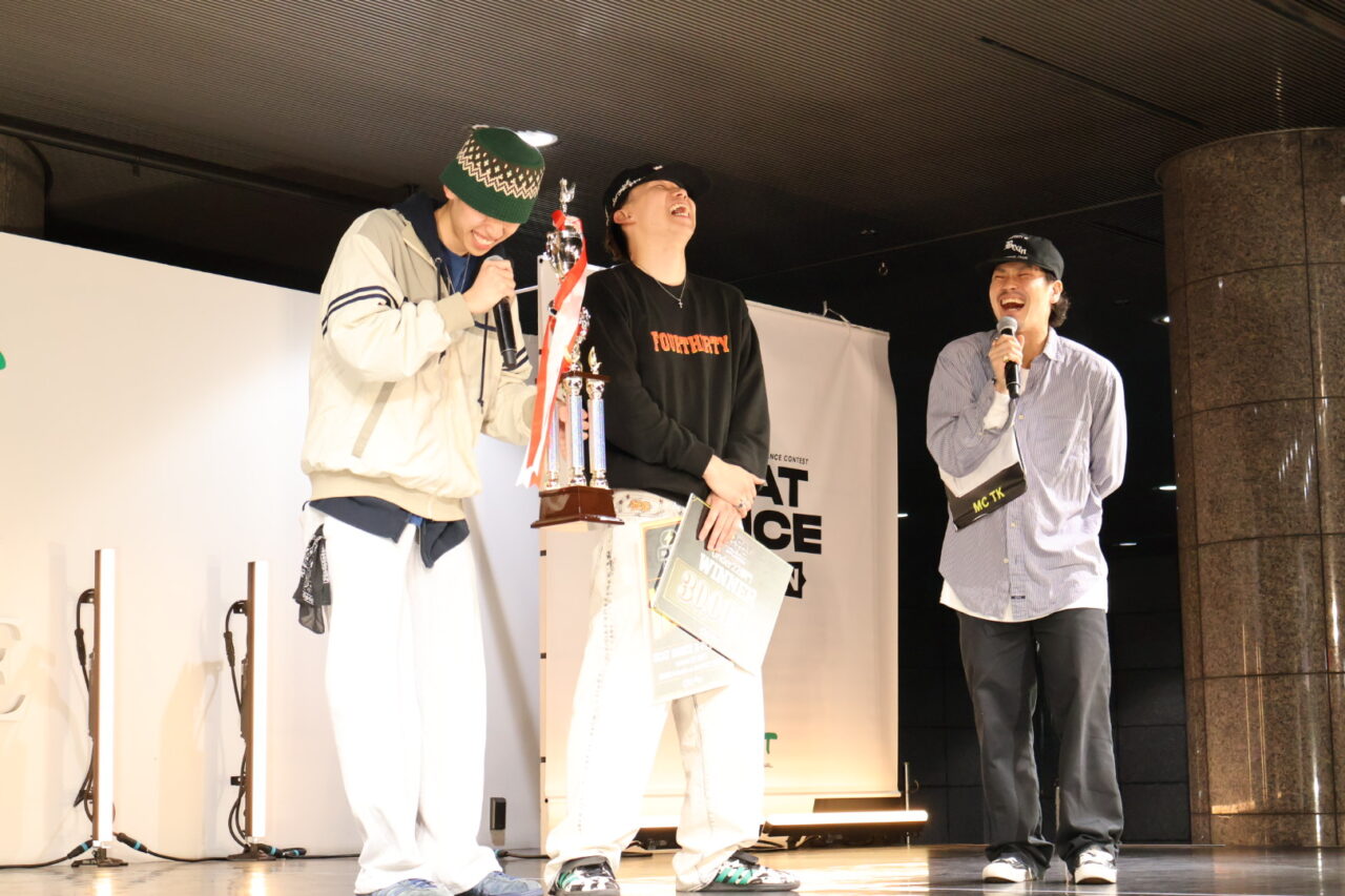 DA PAMPのKENZOさんがスペシャルジャッジ！ ストリートダンサーの聖地OCATのポンテ広場で、若手のダンサーたちが熱いバトルを繰り広げました