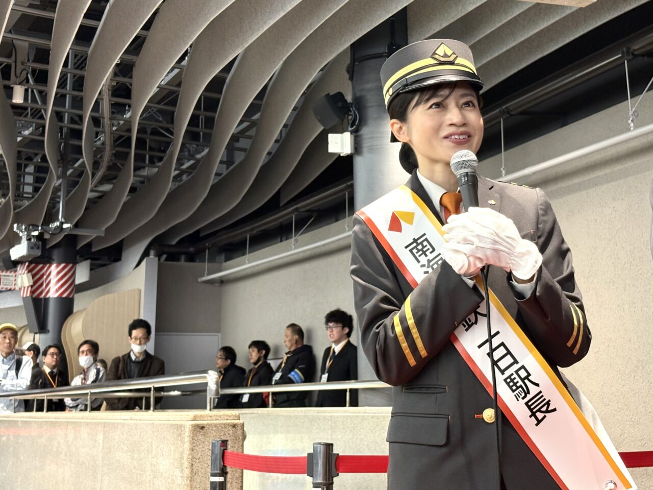 南海電鉄の新観光列車「GRAN 天空」運行開始！ 華やかな出発式が4/24になんば駅で行われました