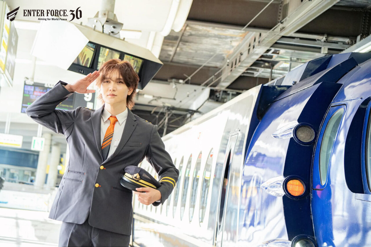 ゲーム実況ストリーマーのキミトスさんが南海難波駅の特別駅長に！  eスタジアムなんば本店では4/25〜5/10の期間、ミュージアムやコラボカフェも開催