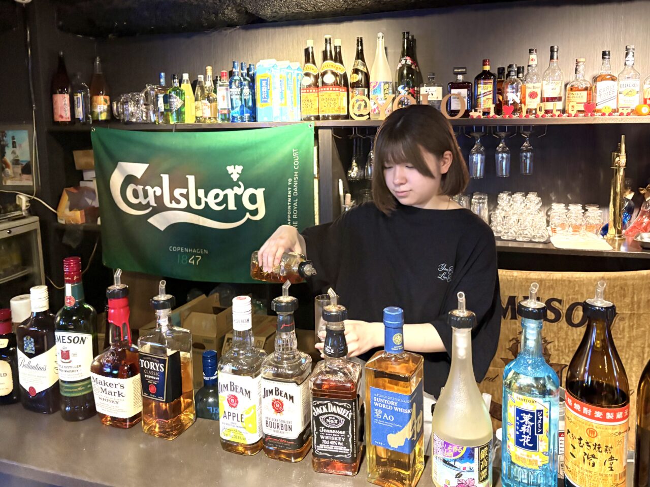 ナニワではたらくひと。第2回 Pool Bar YOLO店長・ももさん 365日年中無休で灯りをともし、生まれ育った新世界へ恩返し